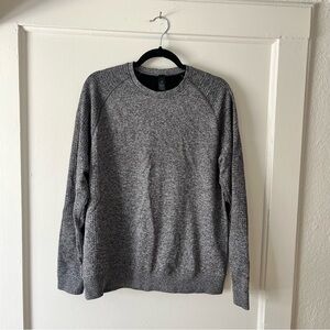 Lululemon Men's engineered warmth long sleeve crew neck size M